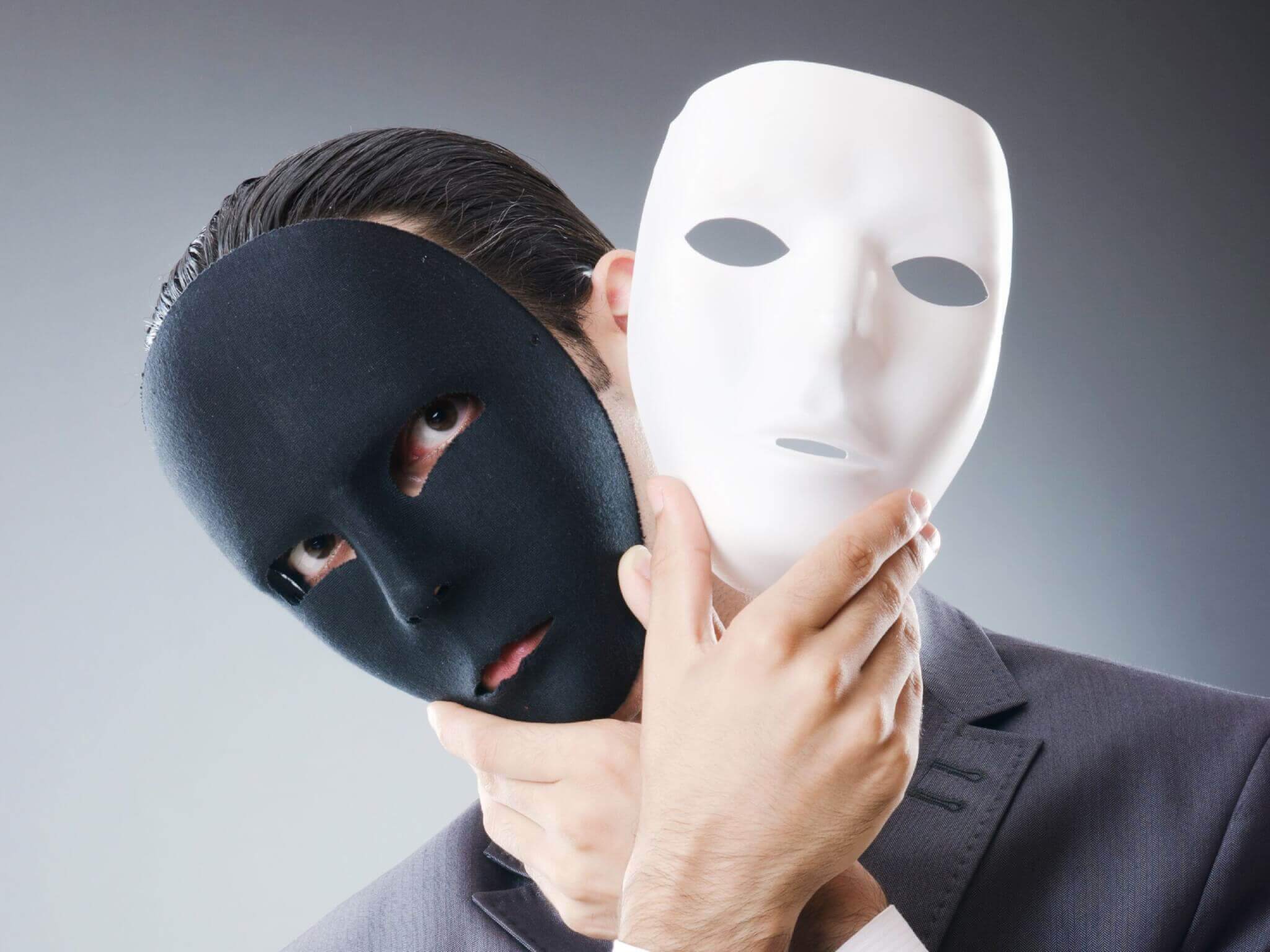 Где будут снимать маску. Жозеф Капгра. Человек в маске. Маска лицемерия. Человек под маской.