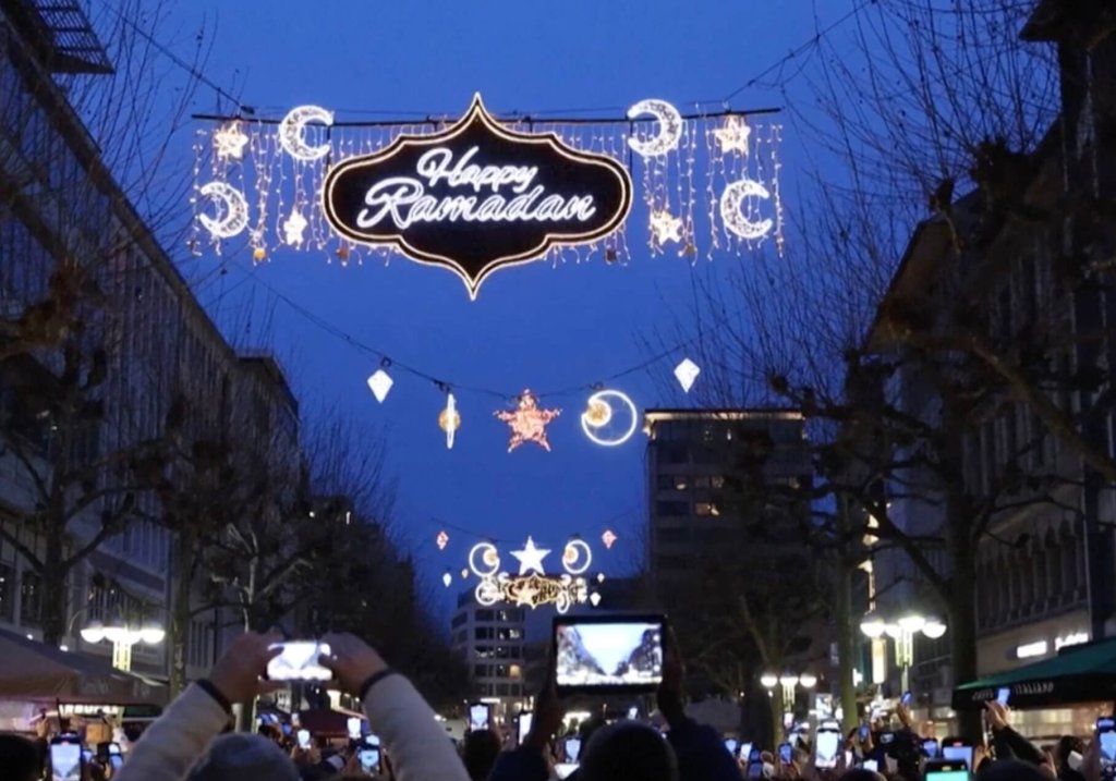 Lichter aus für Weihnachten – an für den Ramadan