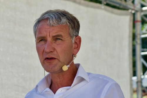 Sein Land verteidigt man auch, wenn einem die Regierung nicht gefällt