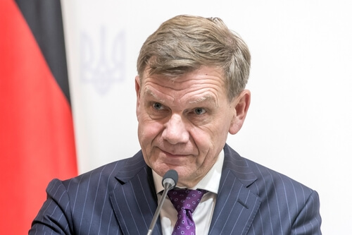 Wadephul will sich aufhängen lassen – in jeder Botschaft