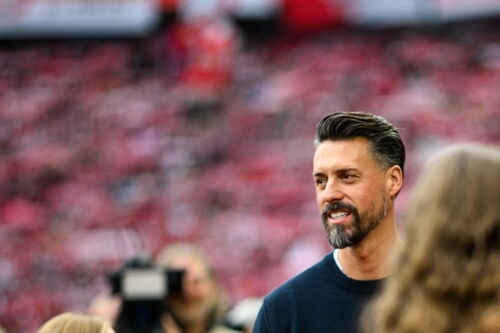 Ideologie gegen Realität: Augsburg lehrt Berlin das Siegen