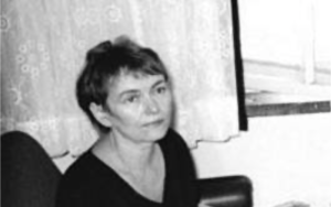 Bundesarchiv/CC BY-SA 3.0 https://de.wikipedia.org/wiki/Bärbel_Bohley#/media/Datei:Bundesarchiv_Bild_183-1990-0905-019,_Berlin,_Besetzung_Stasizentrale,_Bärbel_Bohley_cropped.jpg