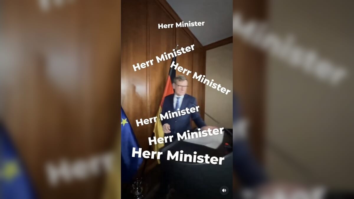 Wadephul auf Speed: Plötzlich vermissen wir Baerbock. Leibwächter, Zeigefinger, YouTube — so dummdreist ist Außenpolitik 2026